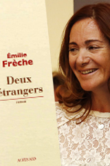 Emilie Frèche, lauréate du Prix Orange du Livre 2013 pour son roman "Deux étrangers"