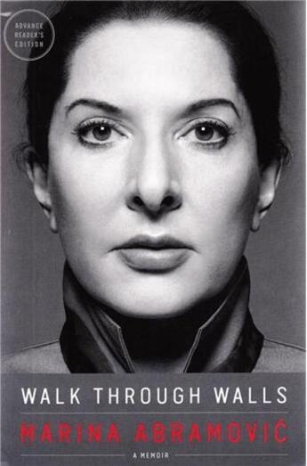 Couverture du livre « WALKING THROUGH WALLS » de Marina Abramovic aux éditions Random House Us