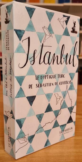 Couverture du livre « Un thé à Istanbul ; lettres du Bosphore » de Sebastien De Courtois aux éditions Le Passeur