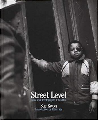 Couverture du livre « Street level » de Sue Kwon aux éditions Dap Artbook