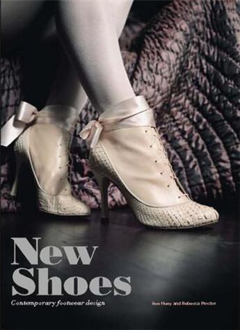 Couverture du livre « New shoes (hardback) » de Huey/Proctor aux éditions Laurence King