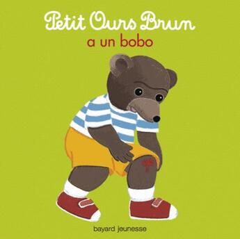 Couverture du livre « Petit ours brun, tout carton - pob a un bobo » de Marie Aubinais aux éditions Bayard Jeunesse