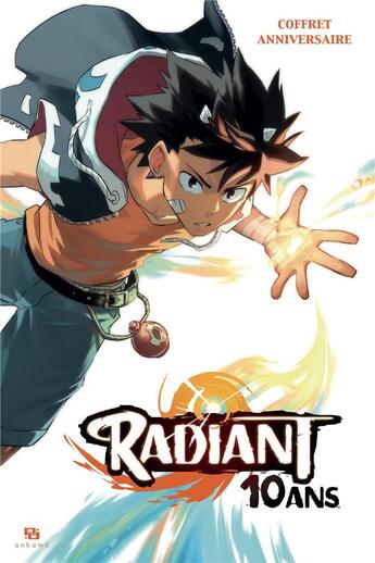 Couverture du livre « Radiant : coffret : 10 ans » de Tony Valente aux éditions Ankama