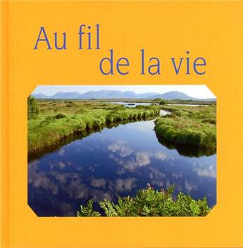 Couverture du livre « Au fil de la vie » de  aux éditions Mediaspaul