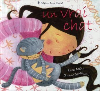 Couverture du livre « Un vrai chat » de Lenia Major et Simona Sanfilippo aux éditions Anna Chanel