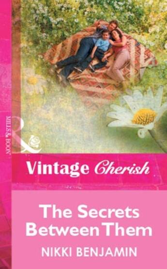 Couverture du livre « The Secrets Between Them (Mills & Boon Vintage Cherish) » de Nikki Benjamin aux éditions Mills & Boon Series