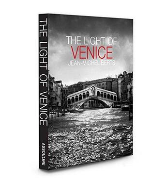 Couverture du livre « The light of venice » de Jean-Michel Berts aux éditions Assouline