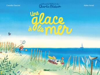 Couverture du livre « Une glace à la mer » de Camille Osscini et Julien Arnal aux éditions Glenat Jeunesse