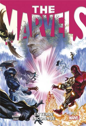 Couverture du livre « The Marvels t.2 : en terre inconnue » de Yildiray Cinar et Kurt Busiek aux éditions Panini