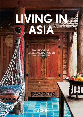 Couverture du livre « Living in Asia » de Reto Guntli et Sunil Sethi aux éditions Taschen