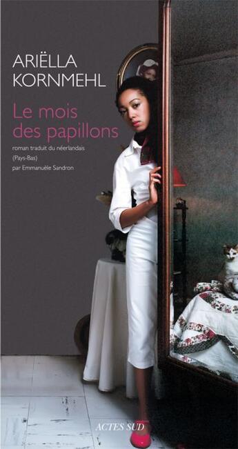 Couverture du livre « Le mois des papillons » de Ariella Kornmehl aux éditions Actes Sud