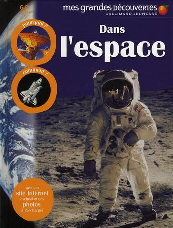 Couverture du livre « Dans l'espace » de Collectif Jeunesse aux éditions Gallimard-jeunesse