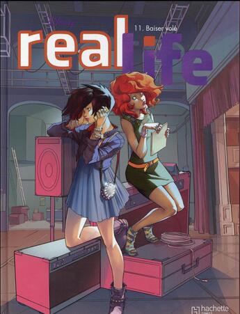 Couverture du livre « Real life t.11 ; baiser volé » de Disney aux éditions Hachette Comics