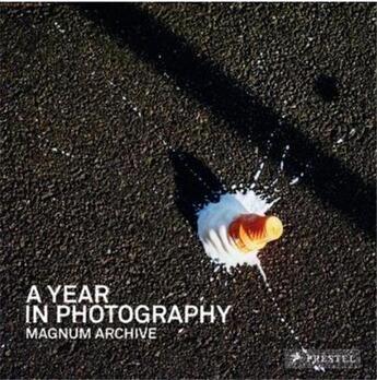 Couverture du livre « A year in photography magnum archive » de Magnum aux éditions Prestel