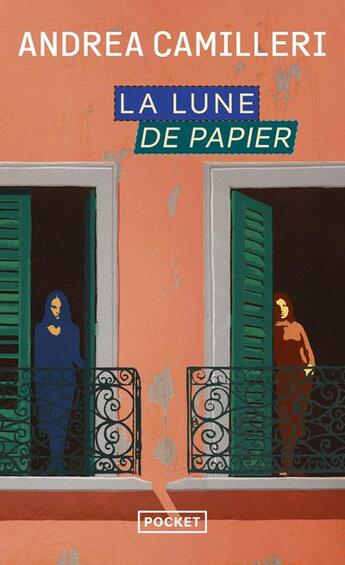 Couverture du livre « La lune de papier » de Andrea Camilleri aux éditions Pocket