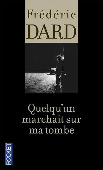 Couverture du livre « San-Antonio : quelqu'un marchait sur ma tombe » de San-Antonio aux éditions Pocket