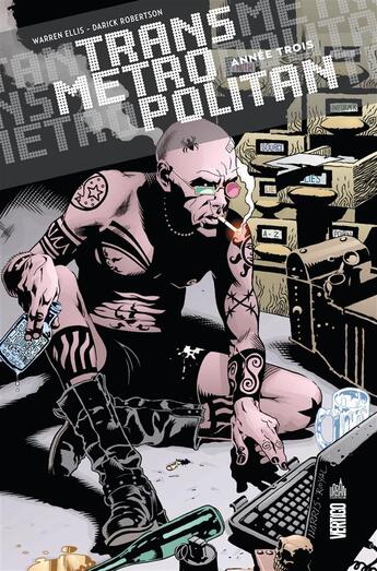 Couverture du livre « Transmetropolitan Tome 3 : année trois » de Darick Robertson et Warren Ellis aux éditions Urban Comics