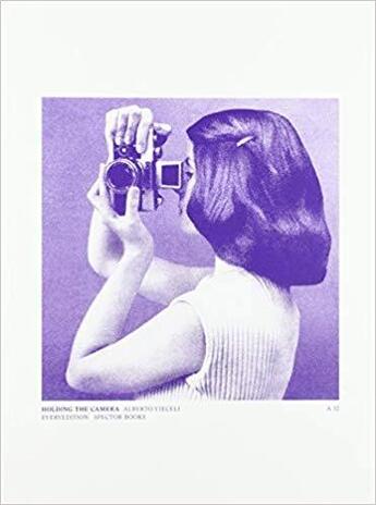 Couverture du livre « Holding the camera » de  aux éditions Spector Books