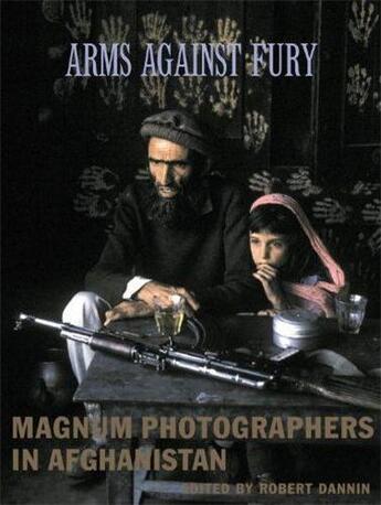 Couverture du livre « Arms against fury » de Magnum Photographers aux éditions Powerhouse