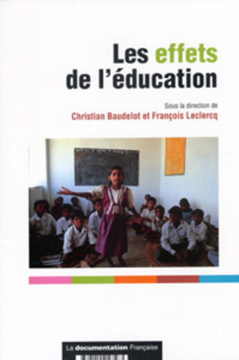 Couverture du livre « Les effets de l'education » de  aux éditions Documentation Francaise