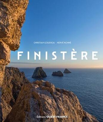 Couverture du livre « Finistère » de Herve Ronne et Christian Gouerou aux éditions Ouest France