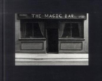 Couverture du livre « Kenneth gustavsson the magic bar » de Badger Gerry/Gustavs aux éditions Thames & Hudson