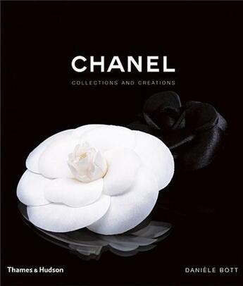 Couverture du livre « Chanel collections and creations » de Daniele Bott aux éditions Thames & Hudson