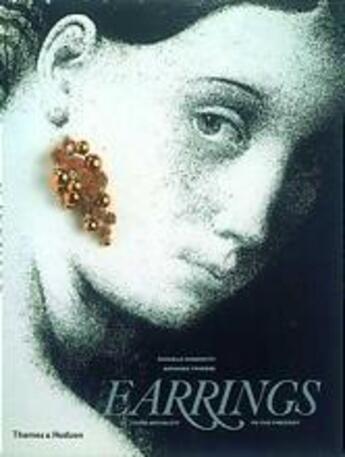 Couverture du livre « Earrings from antiquity to the present » de Daniela Mascetti aux éditions Thames & Hudson