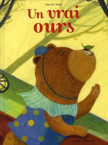 Couverture du livre « Un vrai ours » de Hee-Jin aux éditions Casterman