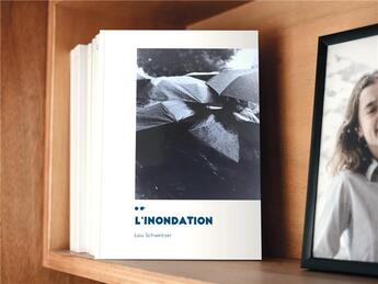 Couverture du livre « L'inondation » de Lou Schweitzer aux éditions Poesie Io