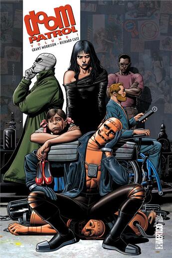 Couverture du livre « Doom Patrol Tome 1 » de Grant Morrison et Richard Case aux éditions Urban Comics