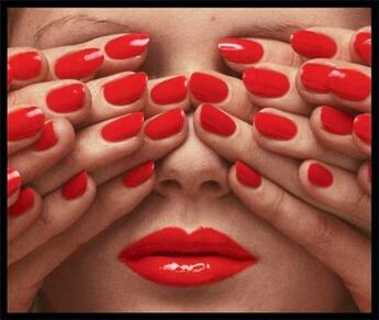 Couverture du livre « In between » de Guy Bourdin aux éditions Steidl