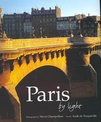 Couverture du livre « Paris by light » de André Bercoff aux éditions Abrams