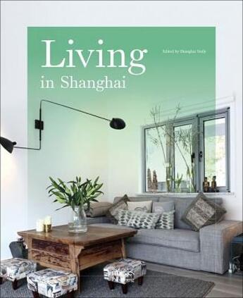 Couverture du livre « Living in Shanghai » de  aux éditions Images Publishing