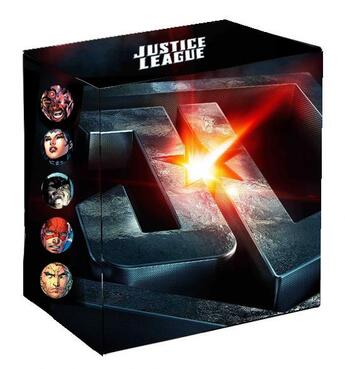 Couverture du livre « Justice League ; COFFRET » de  aux éditions Urban Comics