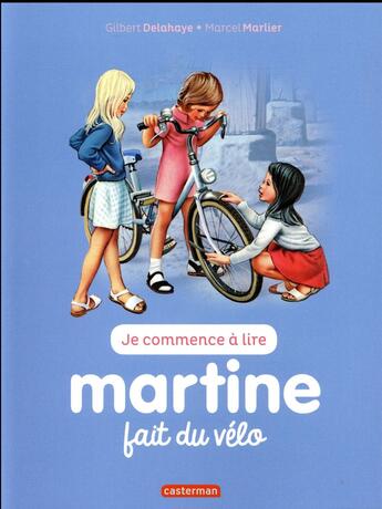 Couverture du livre « Je commence à lire avec Martine T.32 ; Martine fait du vélo » de Delahaye Gilbert et Marlier Marcel aux éditions Casterman