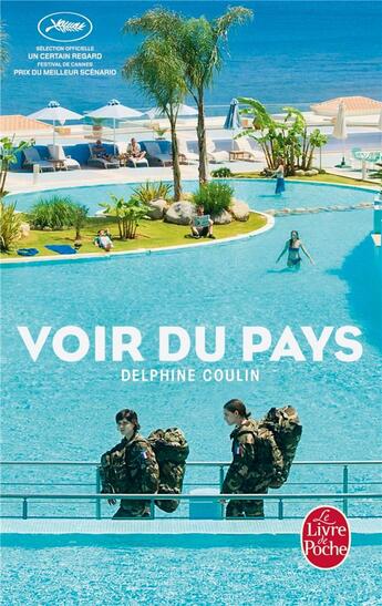 Couverture du livre « Voir du pays » de Delphine Coulin aux éditions Le Livre De Poche