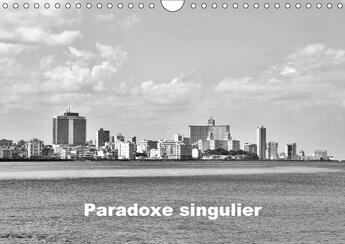 Couverture du livre « Paradoxe singulier calendrier mural 2018 din a4 horizontal - quelques scenes urbaines temoi » de Toffano Aphrodi aux éditions Calvendo