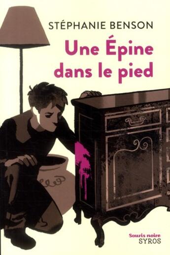 Couverture du livre « Une épine dans le pied » de Stephanie Benson aux éditions Syros