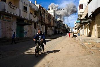 Couverture du livre « Gaza ; une punition planifié » de Bruno Stevens aux éditions Aden Belgique