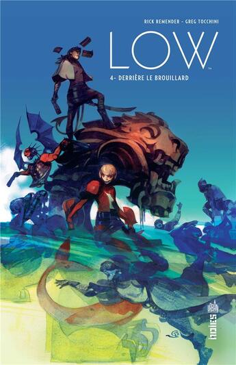 Couverture du livre « Low Tome 4 : derrière le brouillard » de Greg Tocchini et Rick Remender aux éditions Urban Comics