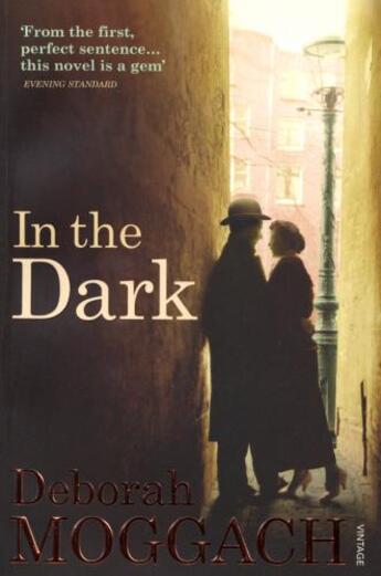 Couverture du livre « In the Dark » de Deborah Moggach aux éditions Random House Digital