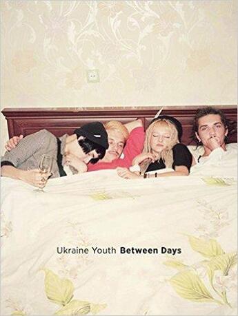 Couverture du livre « Daniel king ukraine youth between days » de Daniel King aux éditions Damiani