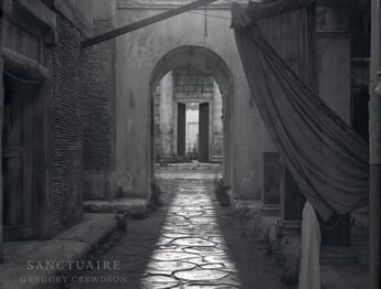 Couverture du livre « Sanctuaire » de Gregory Crewdson aux éditions Textuel