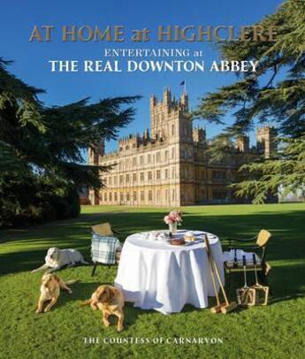 Couverture du livre « At home at highclere » de Carnavon Fiona aux éditions Random House Uk