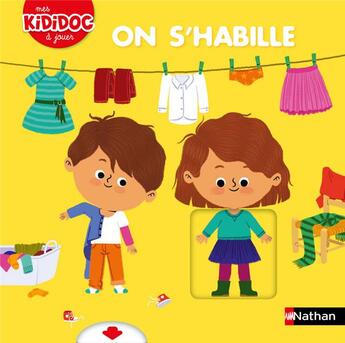 Couverture du livre « On s'habille » de Melisande Luthringer aux éditions Nathan