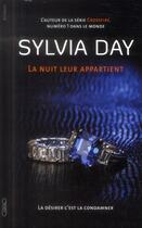 Couverture du livre « La nuit leur appartient Tome 2 ; la désirer c'est la condamner » de Sylvia Day aux éditions Michel Lafon