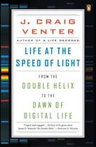 Couverture du livre « Life at the speed of light - from the double helix to the dawn of digital life » de J. Craig Venter aux éditions Little Brown Uk