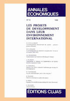 Couverture du livre « Les projets de développement dans leur environnement international » de Annales Economiques De L'Universite De Clermont Ferrand aux éditions Cujas