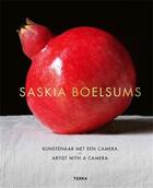 Couverture du livre « Saskia Boelsums : artist with a camera » de Saskia Boelsums aux éditions Lannoo